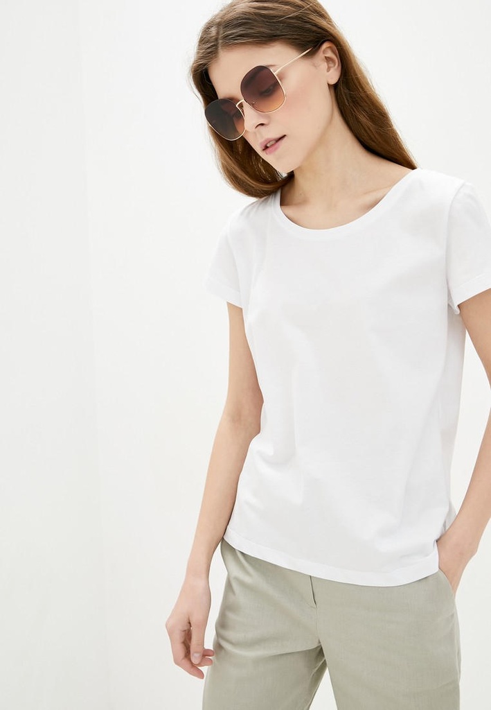 T-shirt with round collar