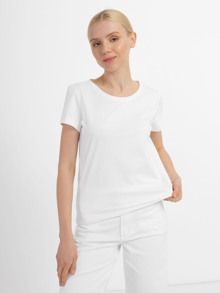 T-shirt with round collar